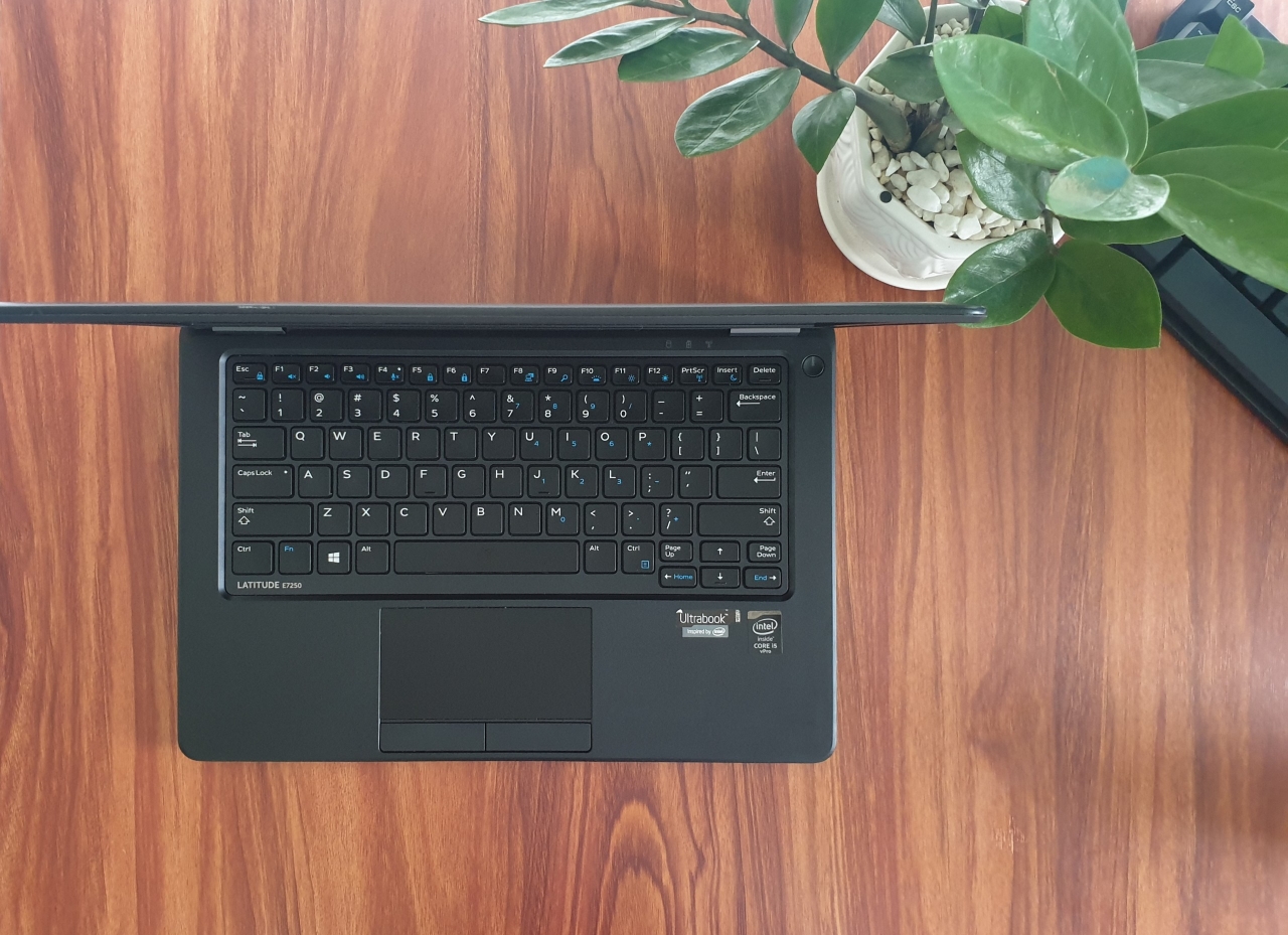 Dell Latitude E7250 Core i5 Nhỏ Gọn