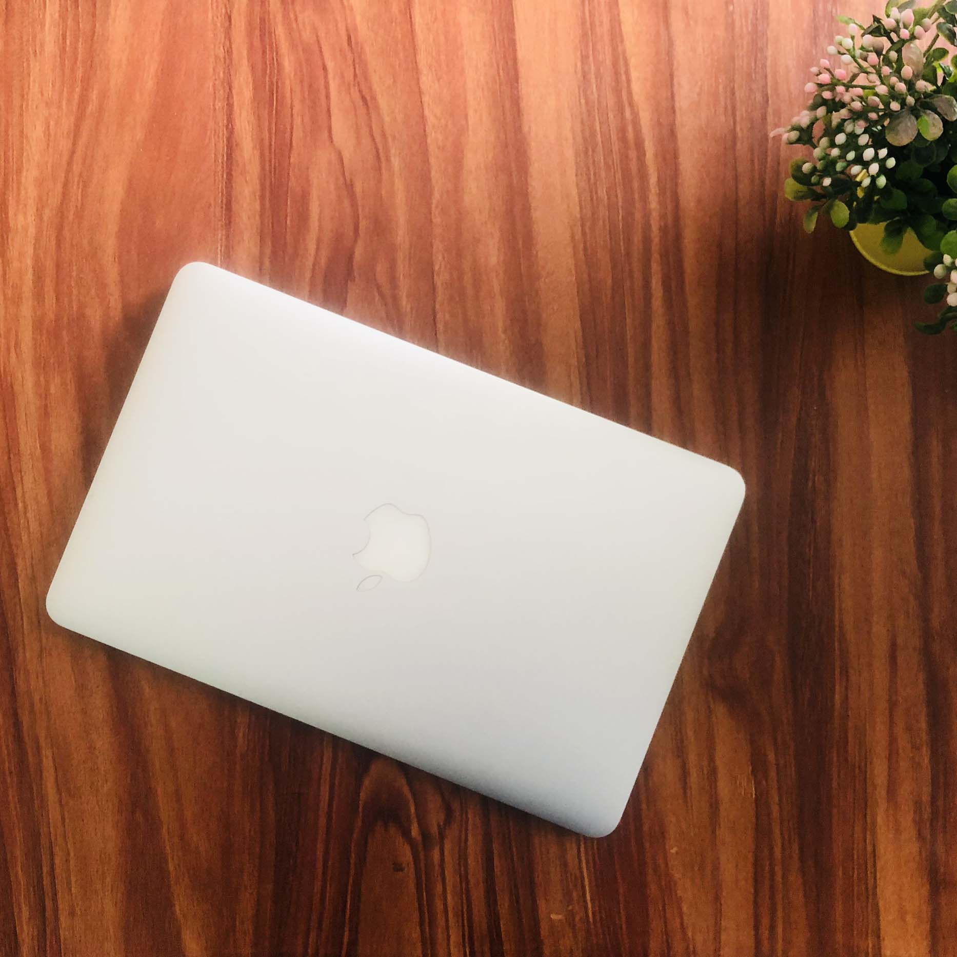 MacBook Air (11-inch, Early 2014) Core i5
