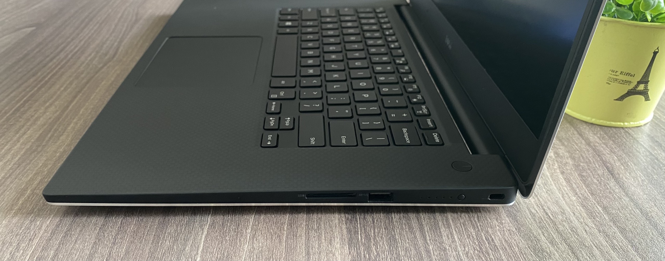 Dell Precision 5510 Máy Trạm Mỏng Nhẹ
