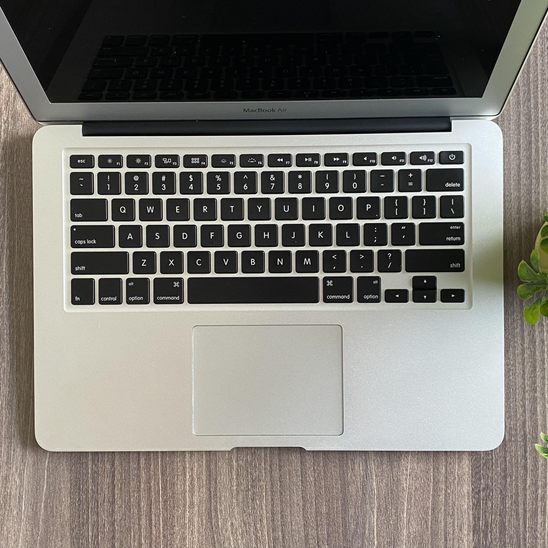 MacBook Air (13-inch, 2017)