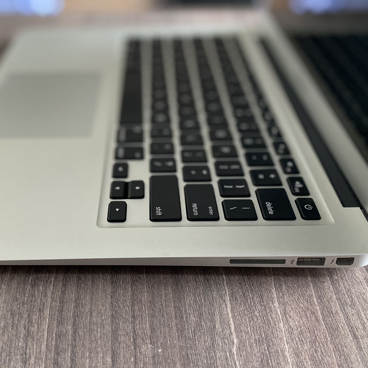 MacBook Air (13-inch, 2017)