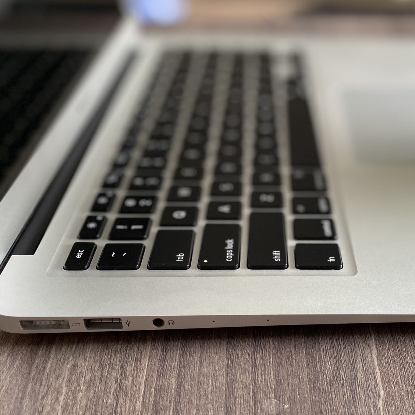 MacBook Air (13-inch, 2017)