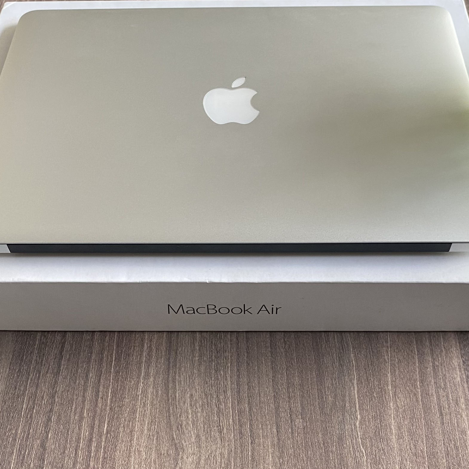 MacBook Air (13-inch, 2017)