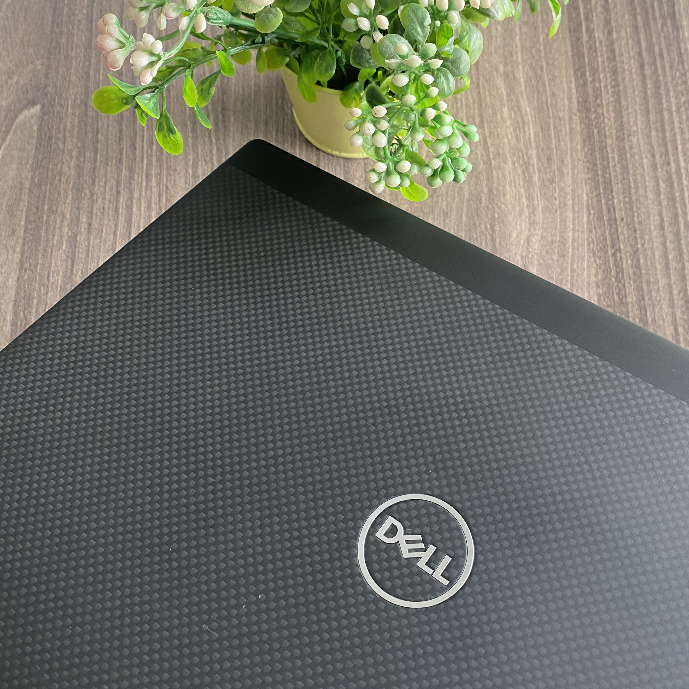 Dell Latitude 7390 Vỏ Vân Carbon