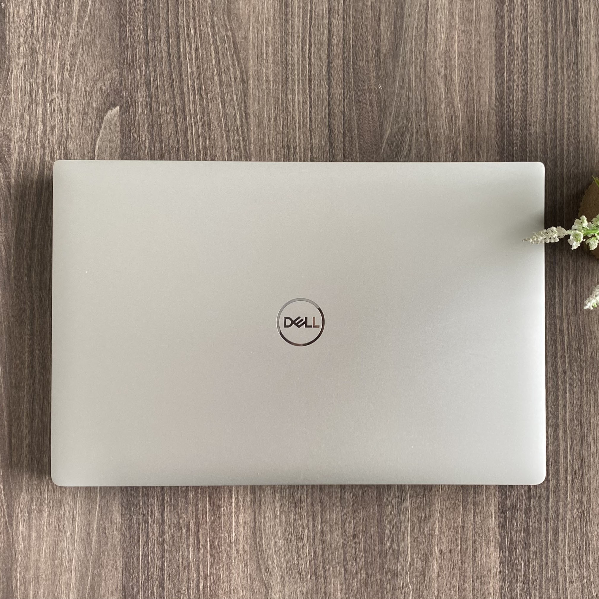 Dell XPS 15 9570 Đồ Họa Mỏng Nhẹ