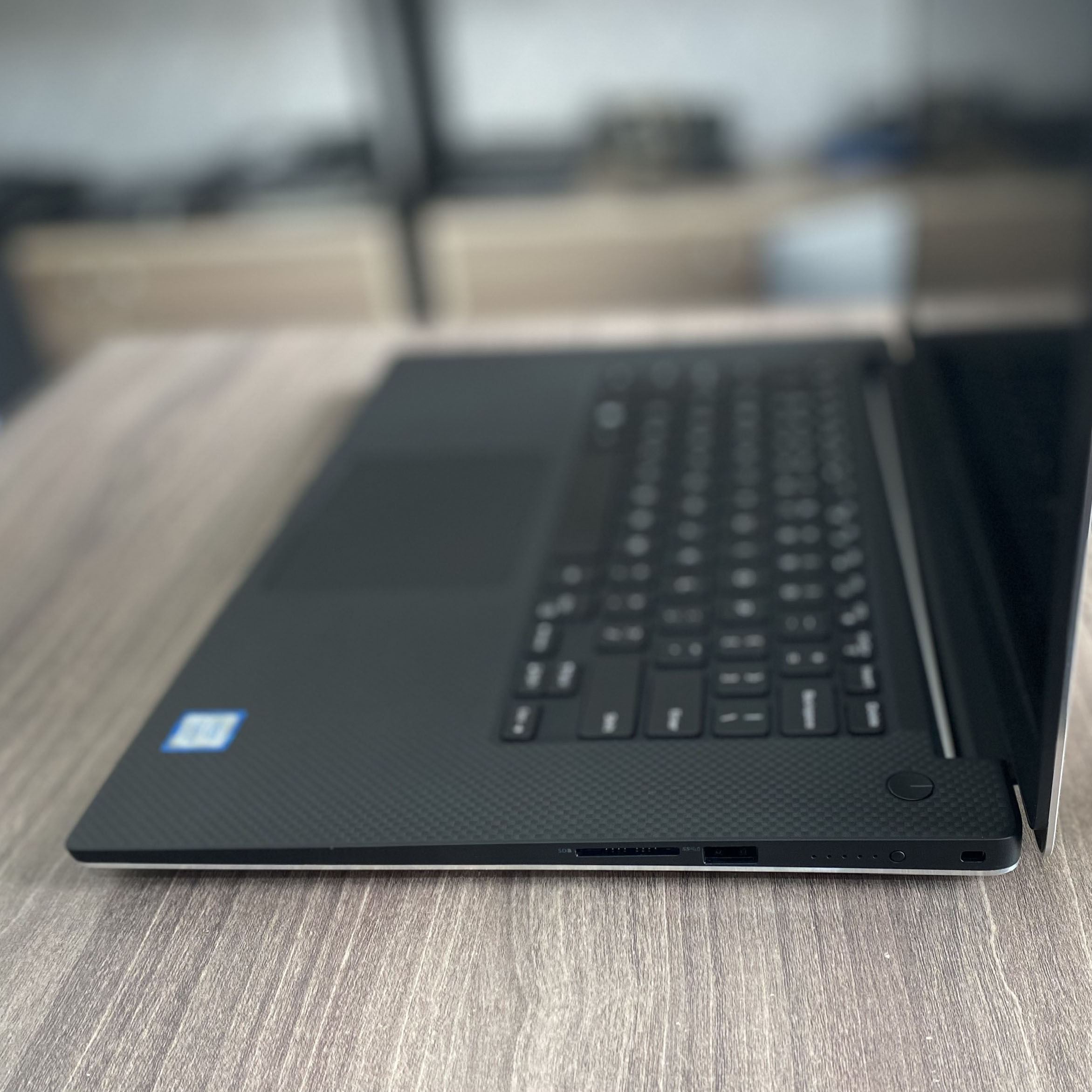 Dell Precision 5540 Chuyên Đồ Họa
