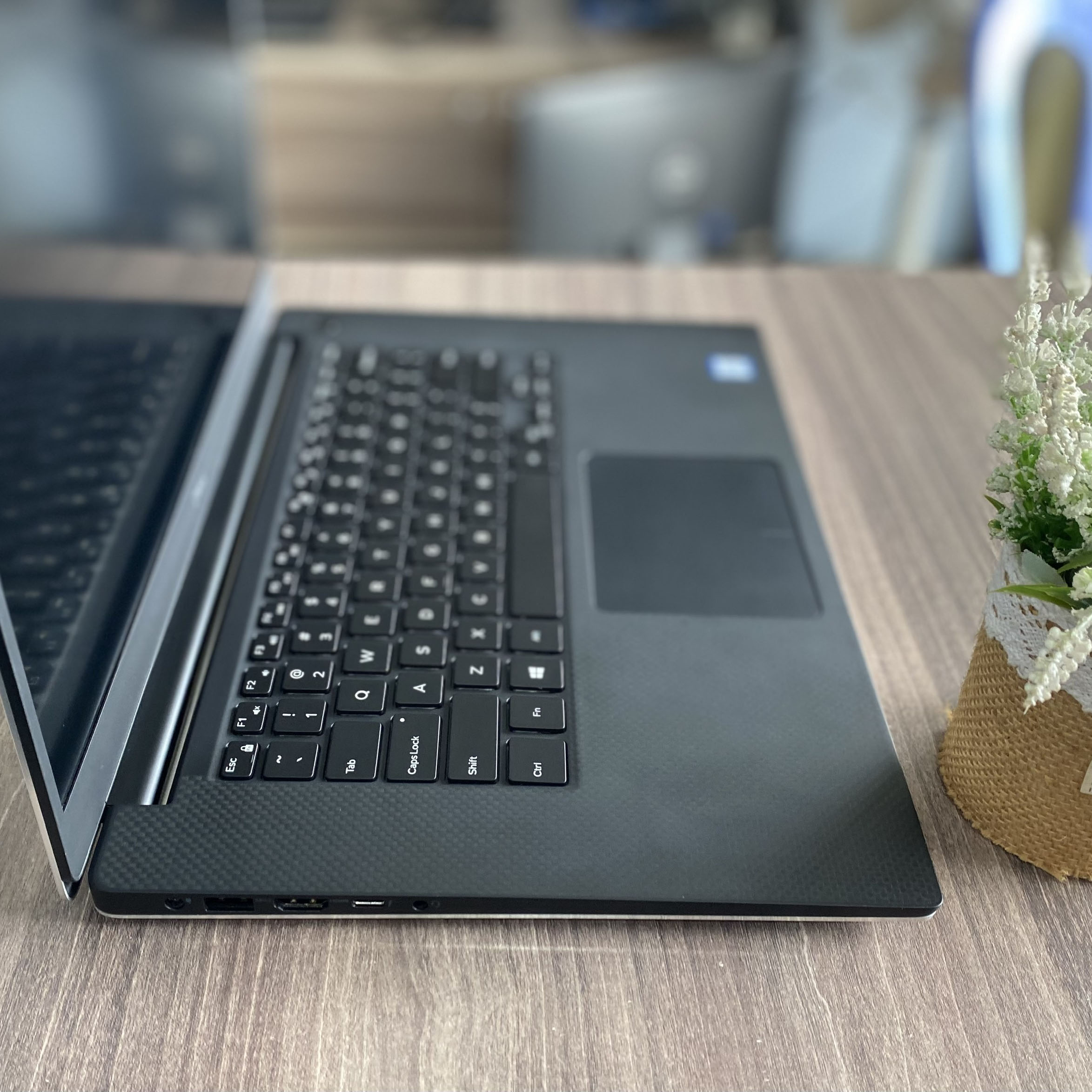 Dell Precision 5540 Chuyên Đồ Họa