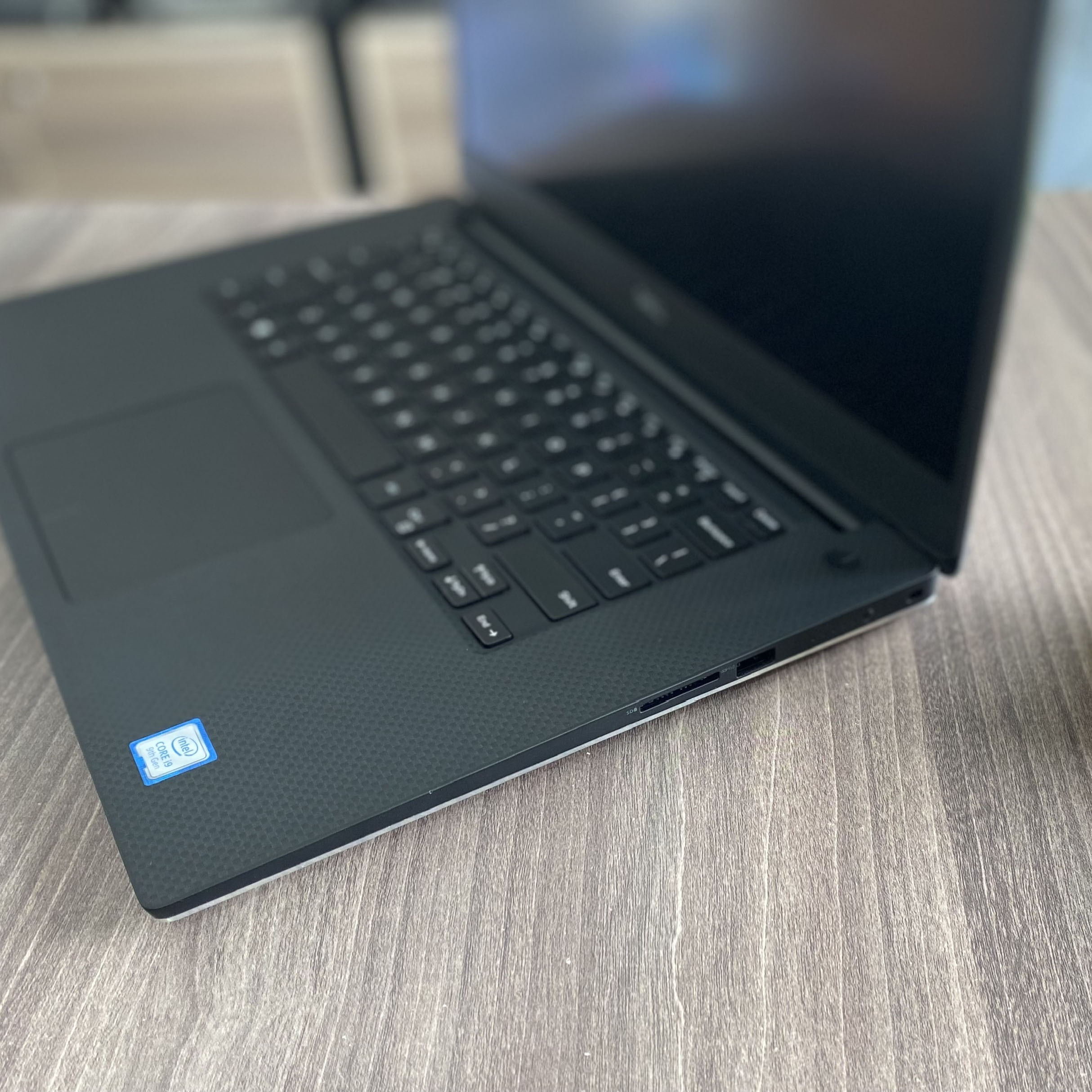 Dell Precision 5540 Chuyên Đồ Họa