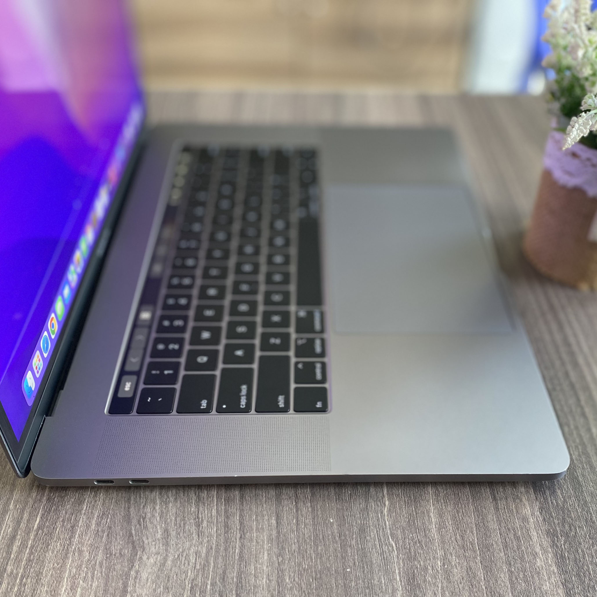 MacBook Pro (15-inch, 2018)