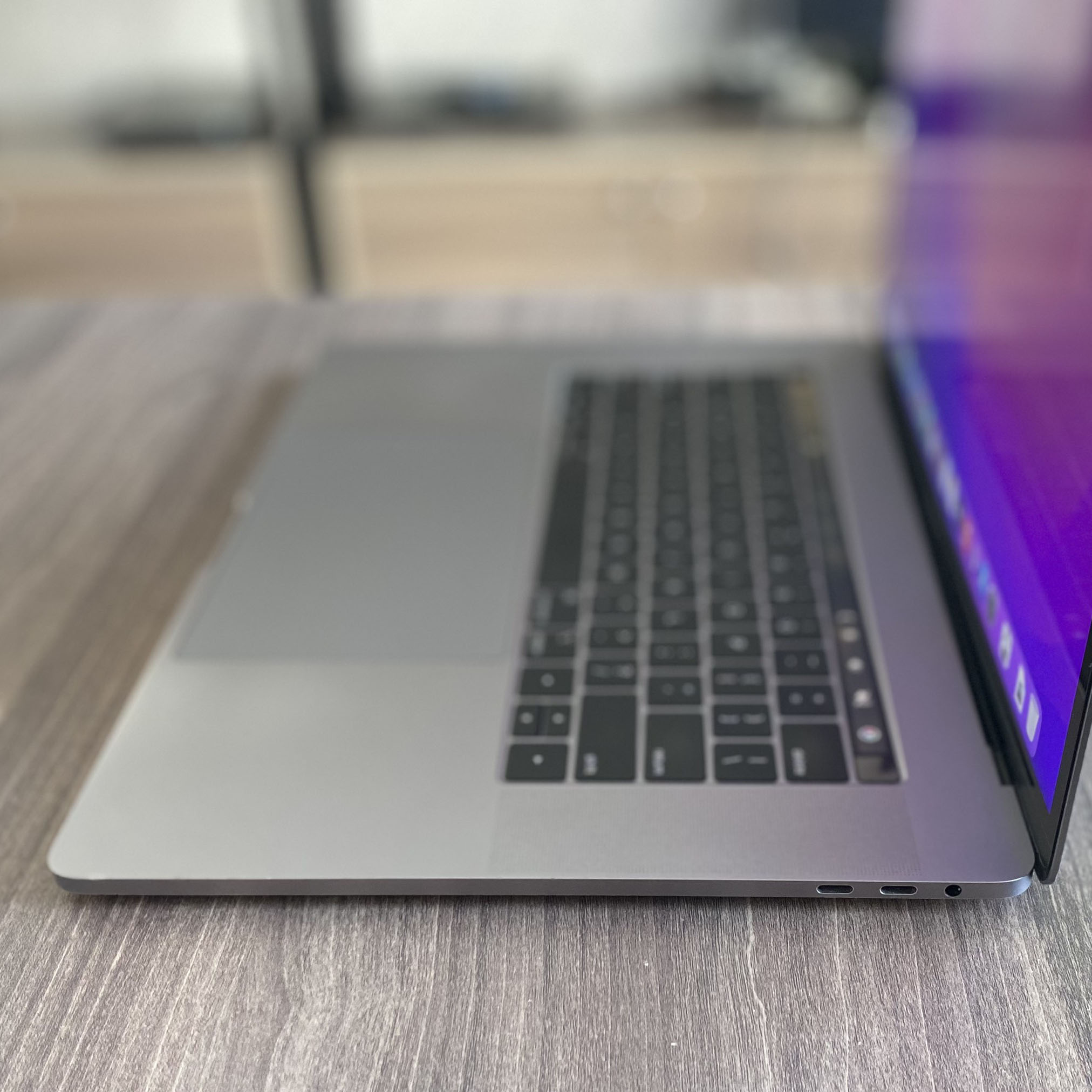 MacBook Pro (15-inch, 2018)