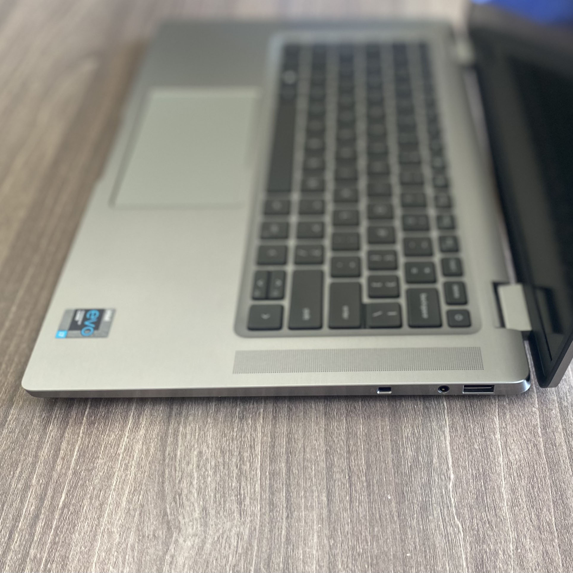 Dell Latitude 9520 Vỏ Nhôm Đẳng Cấp