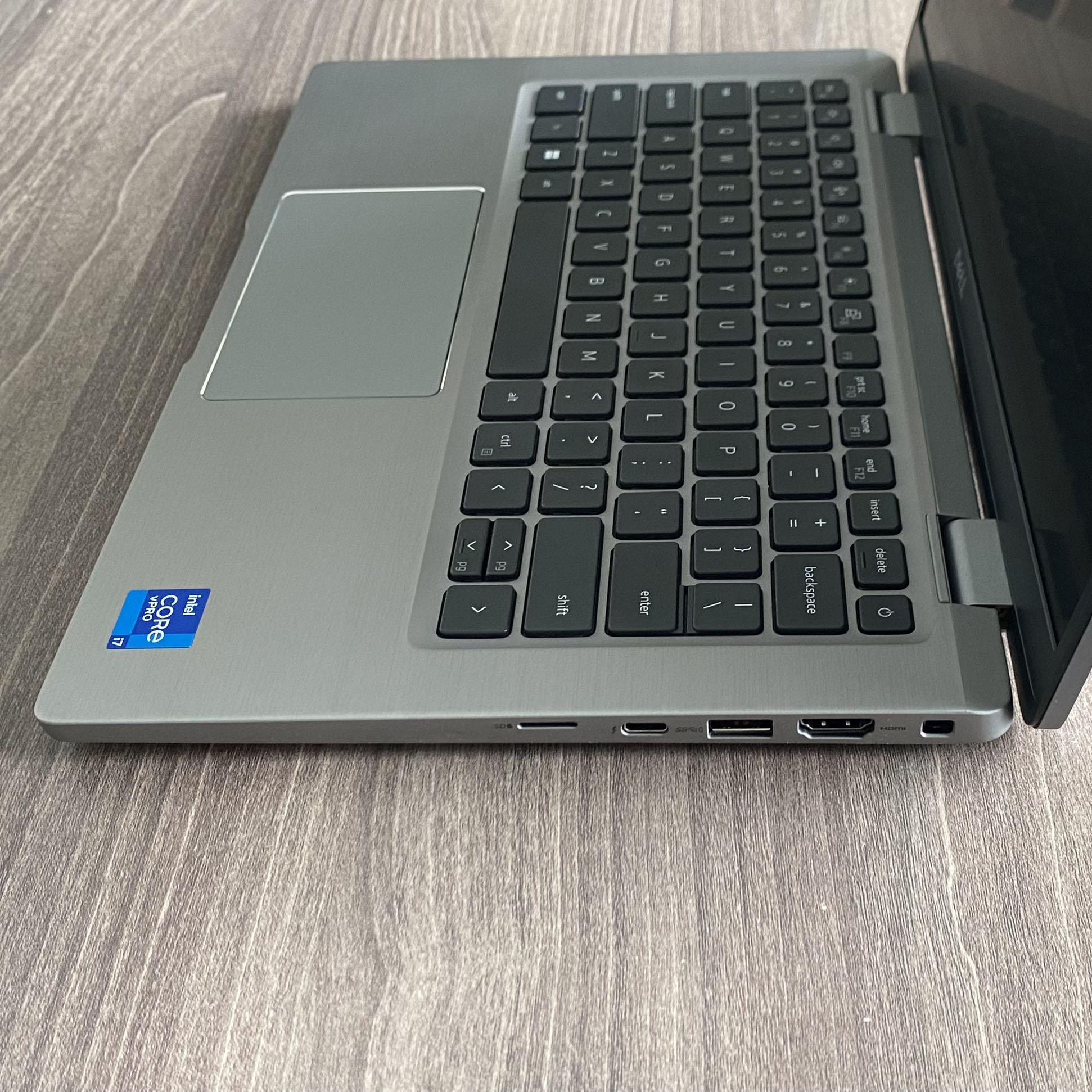 Dell Latitude 7320 Aluminium Màu Bạc
