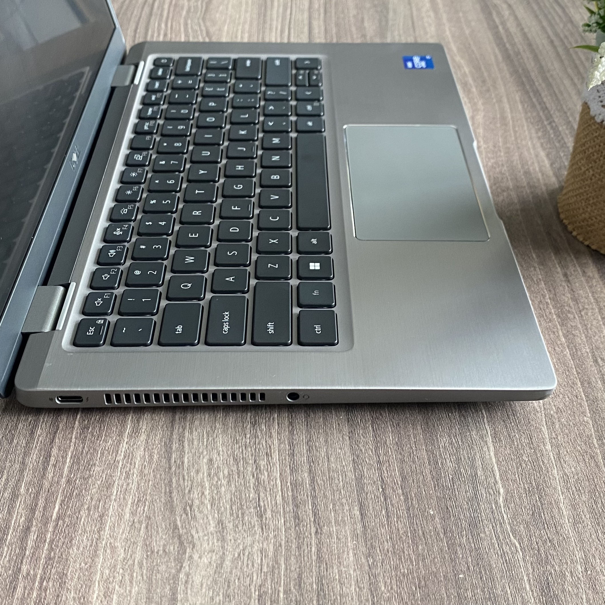 Dell Latitude 7320 Aluminium Màu Bạc