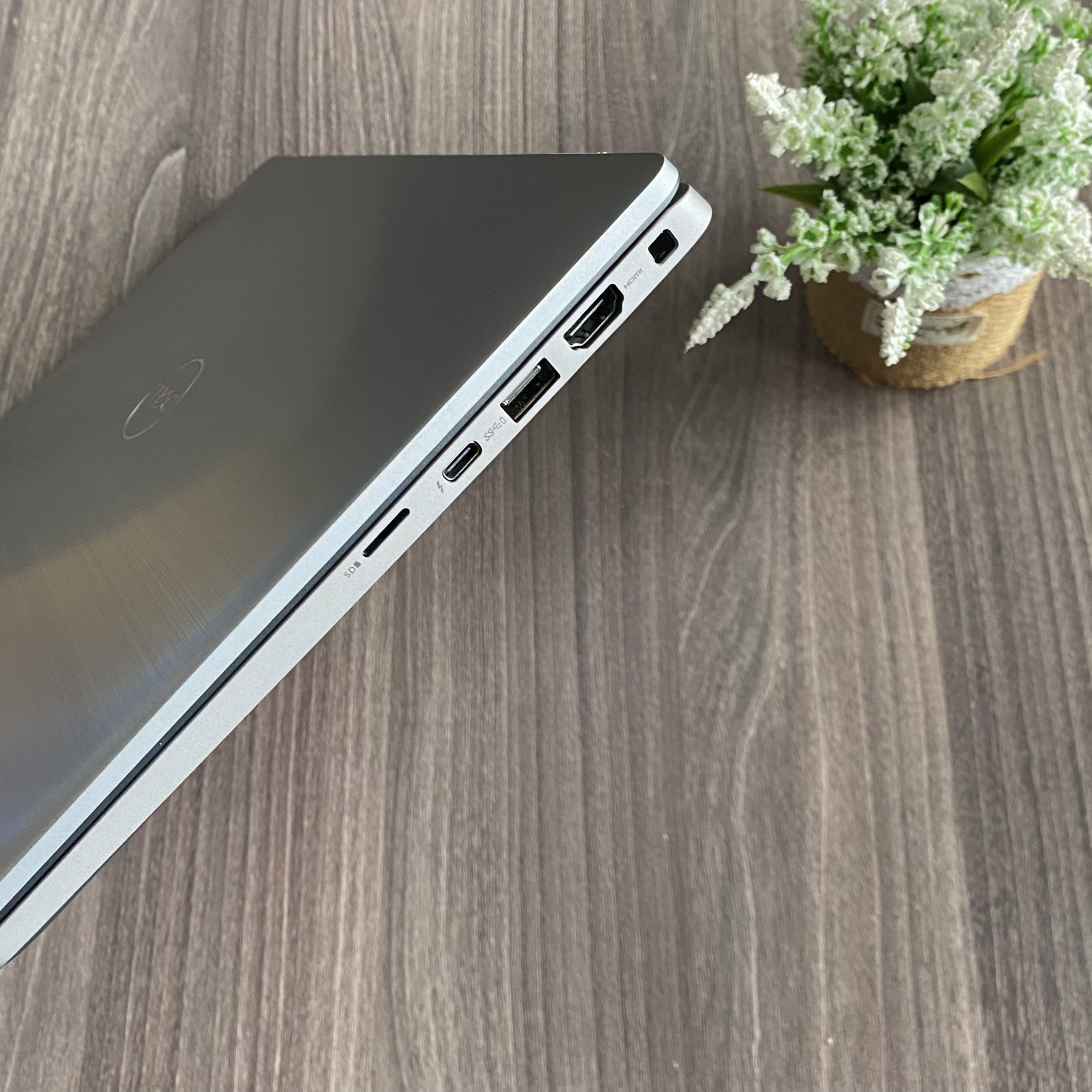 Dell Latitude 7320 Aluminium Màu Bạc