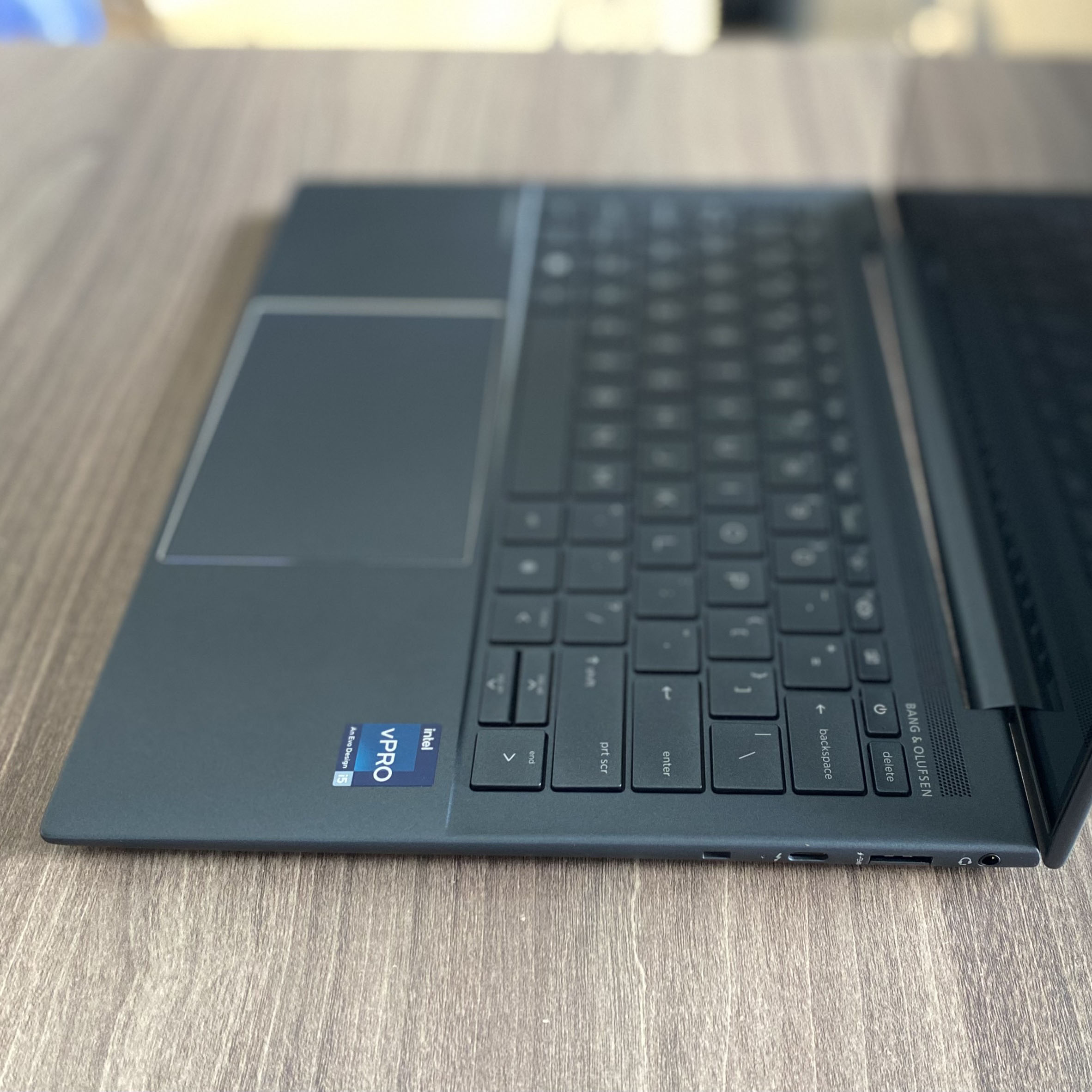 HP Elite Dragonfly Mỏng Nhẹ Siêu Hiếm