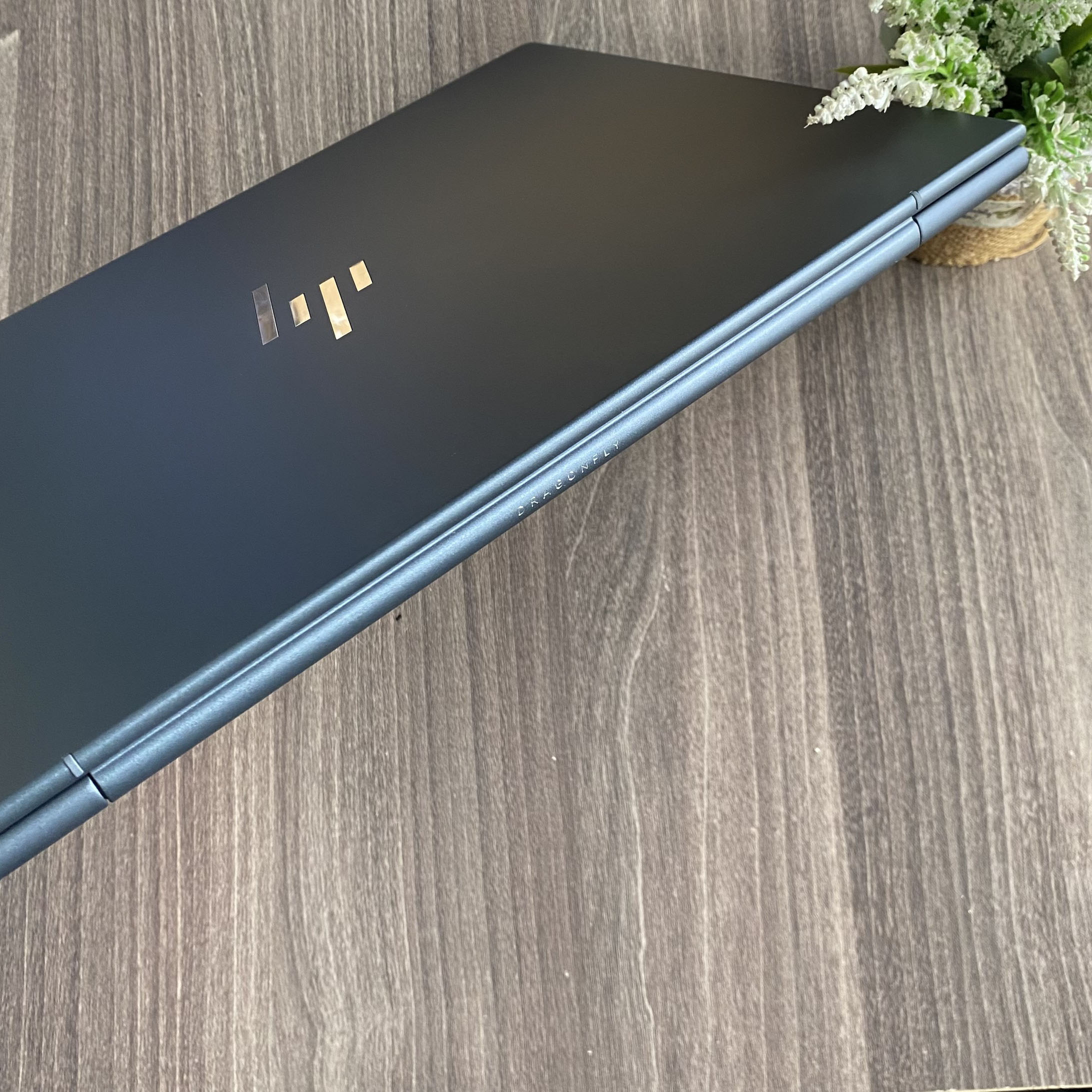 HP Elite Dragonfly Mỏng Nhẹ Siêu Hiếm
