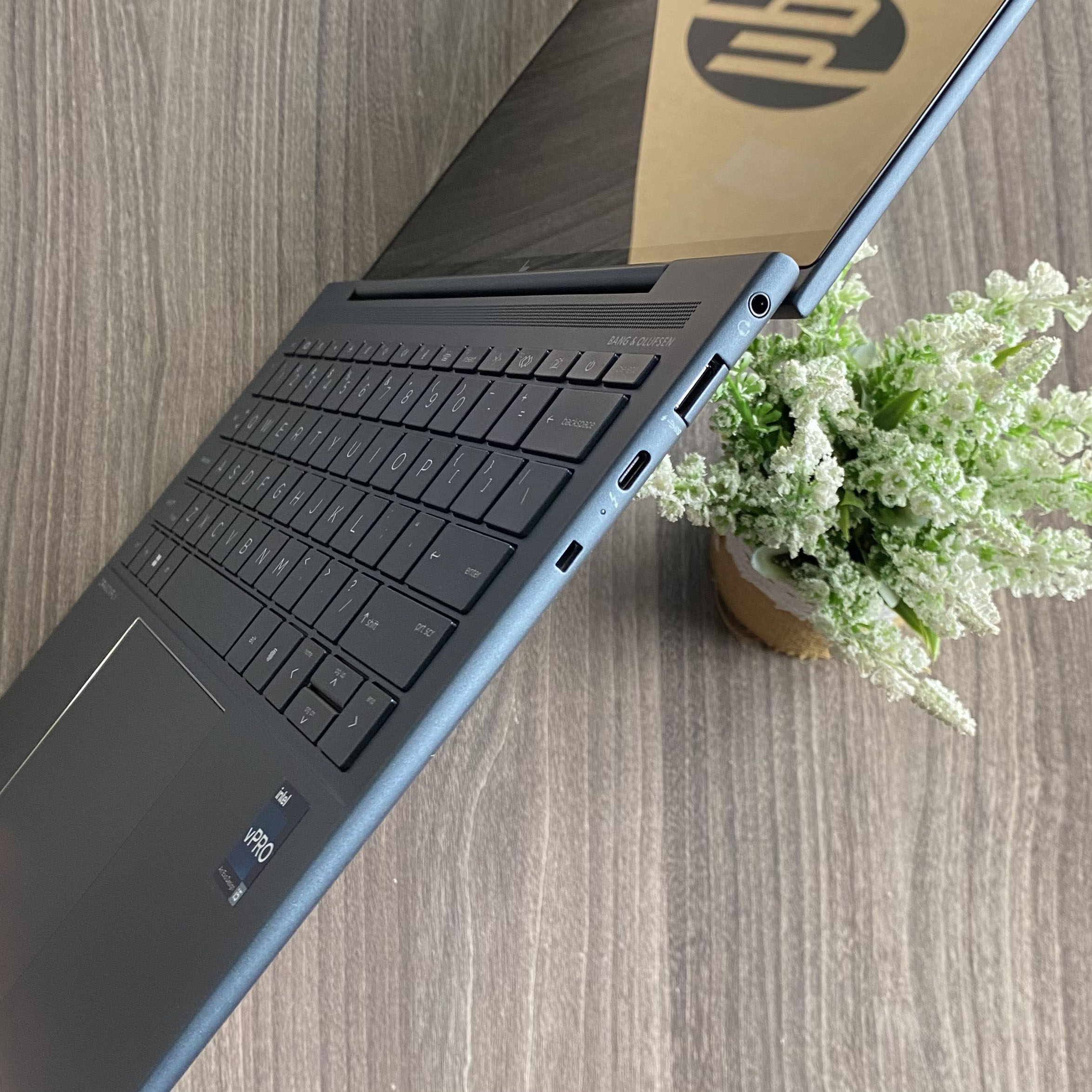 HP Elite Dragonfly Mỏng Nhẹ Siêu Hiếm