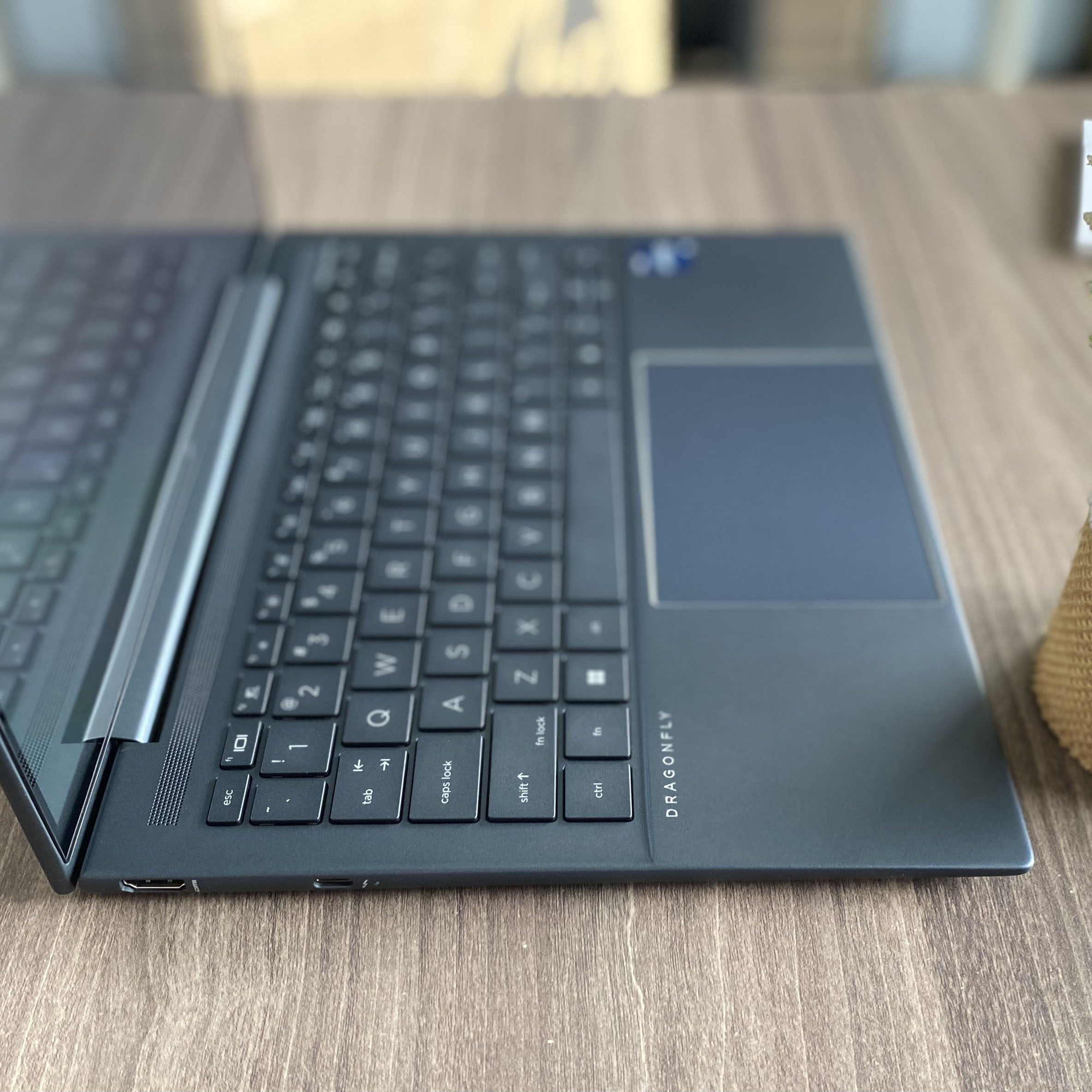 HP Elite Dragonfly Mỏng Nhẹ Siêu Hiếm
